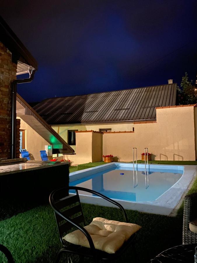 Guesthouse Prenociste Faraon 플레블라 외부 사진