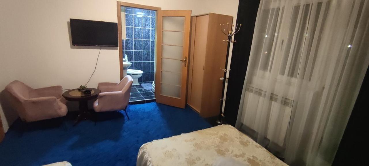 Guesthouse Prenociste Faraon 플레블라 외부 사진