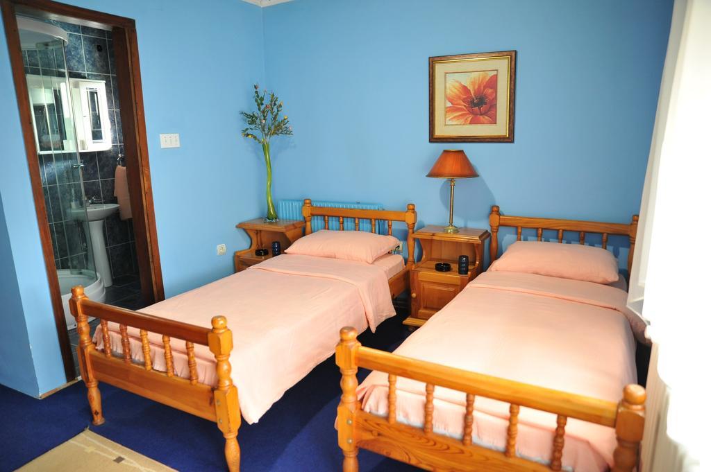 Guesthouse Prenociste Faraon 플레블라 외부 사진