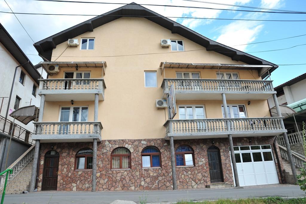 Guesthouse Prenociste Faraon 플레블라 외부 사진